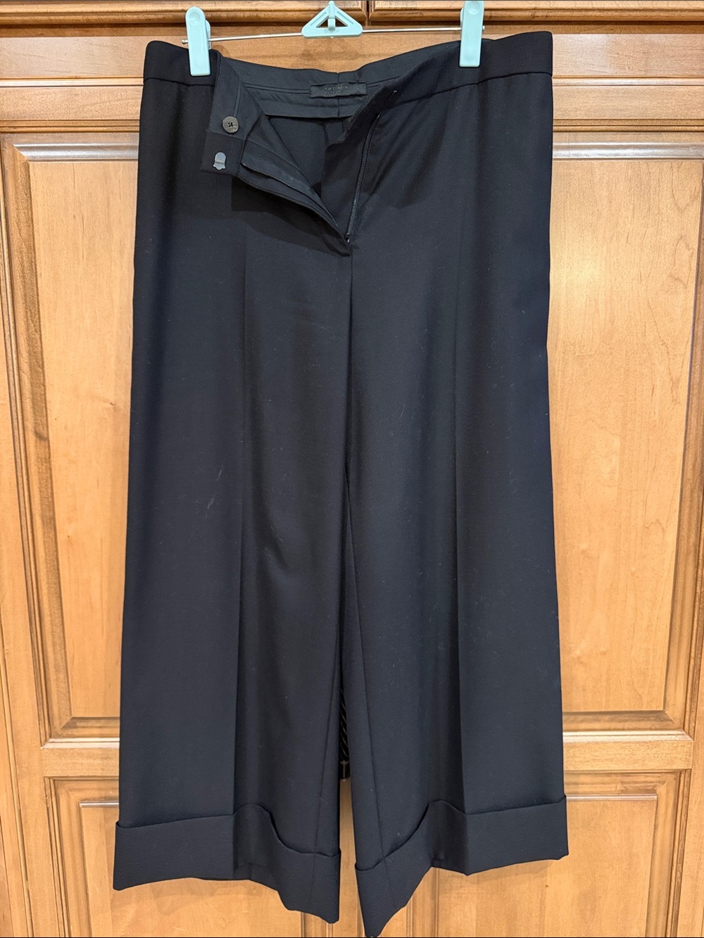 The Row Black Wool/Silk Blend Wide-Leg Cropped Dress Pants